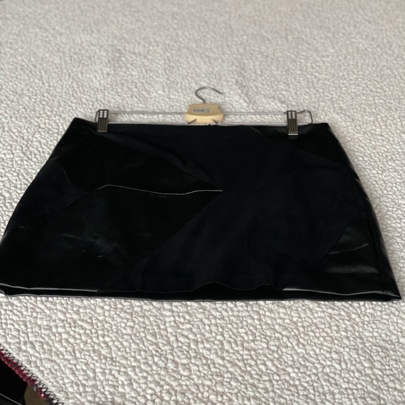 Pleather & suede skirt - Picture 2 of 2